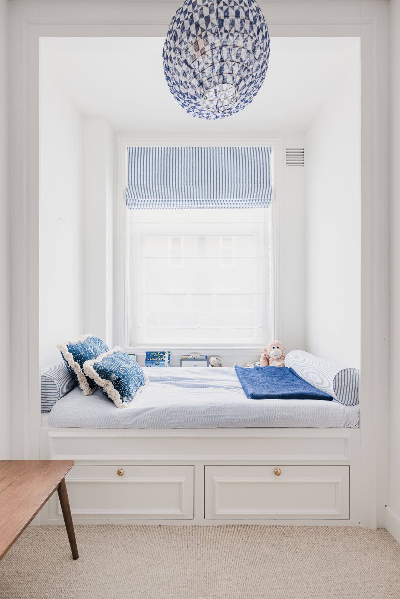 banquette dans renfoncement fenêtre