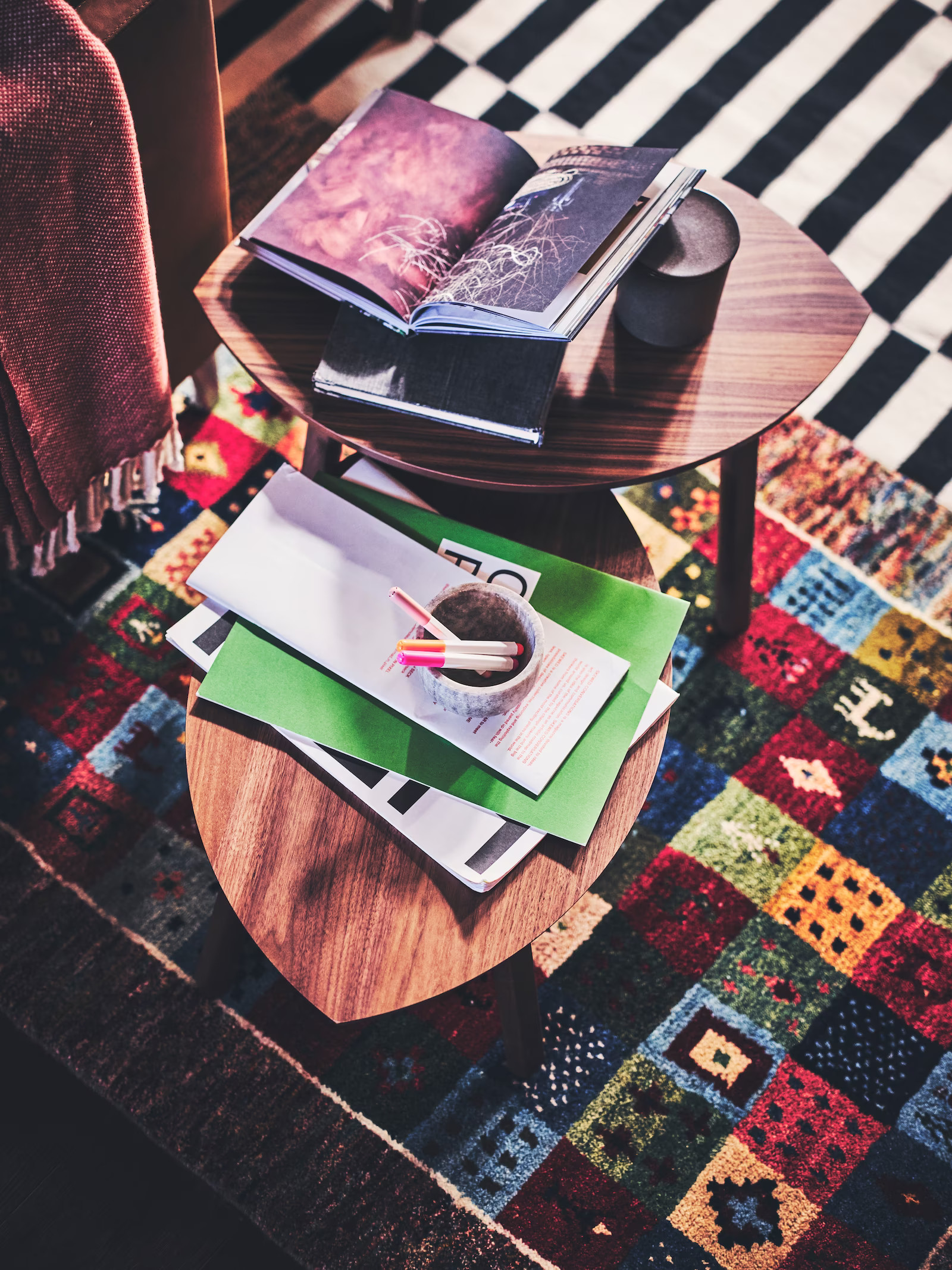 table basse avec livres table basse avec livres
