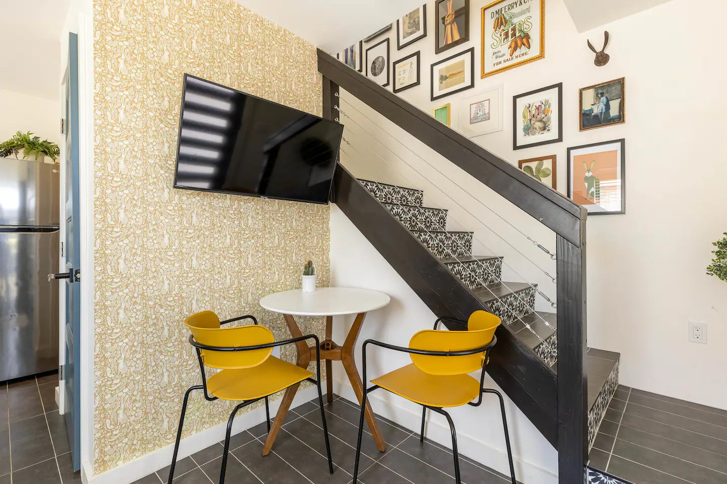 espace repas chaises jaunes espace repas chaises jaunes
