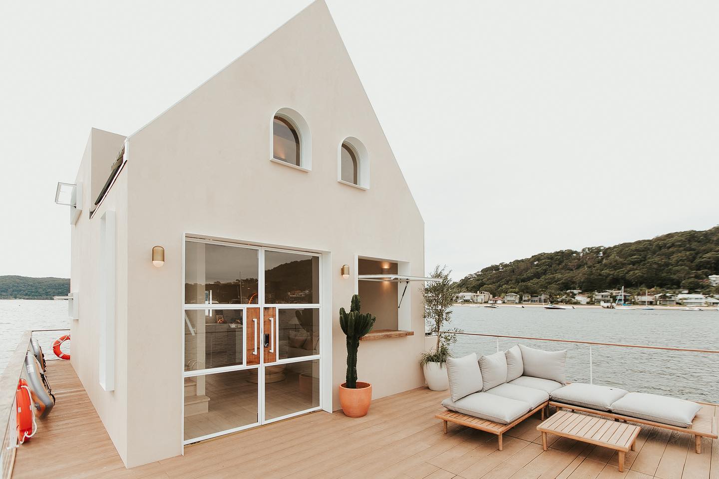 maison flottante avec terrasse Lilypad II