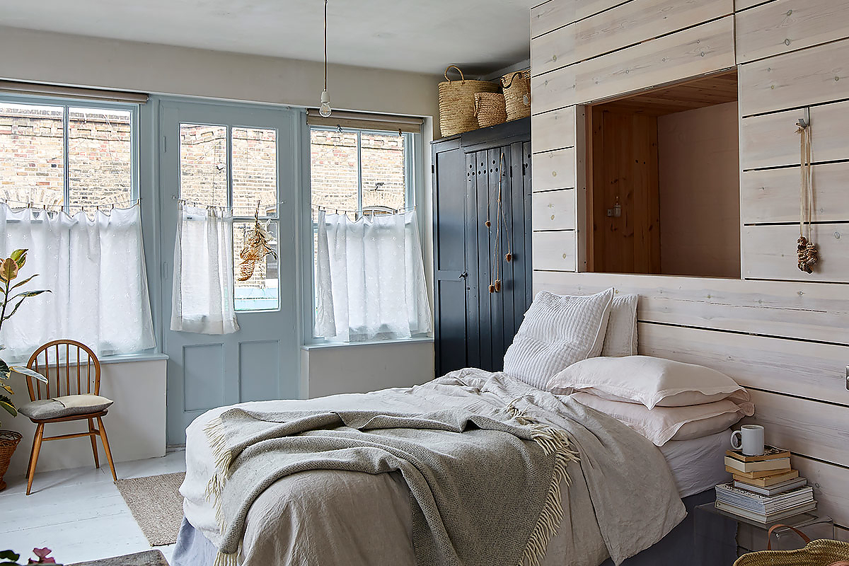 chambre avec murs lambris bois clair chambre avec murs lambris bois clair