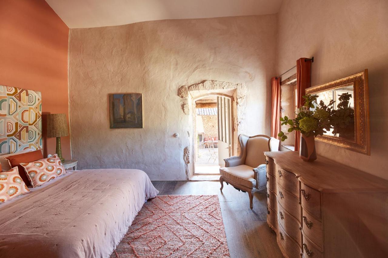 chambre terracotta maison en pierres Mas Vermentino chambre terracotta maison en pierres Mas Vermentino