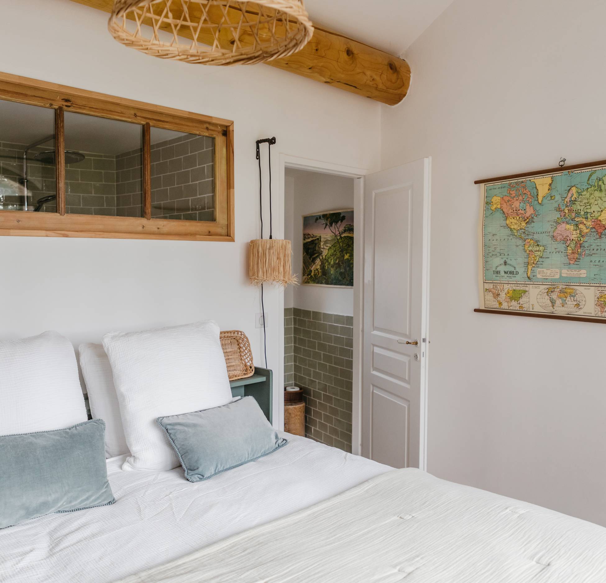 chambre avec poutre ferme rénovée chambre avec poutre ferme rénovée