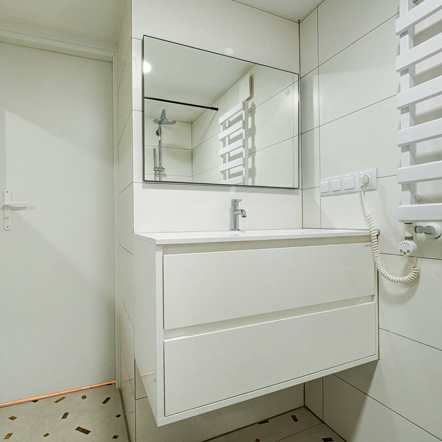 salle de bain design blanche