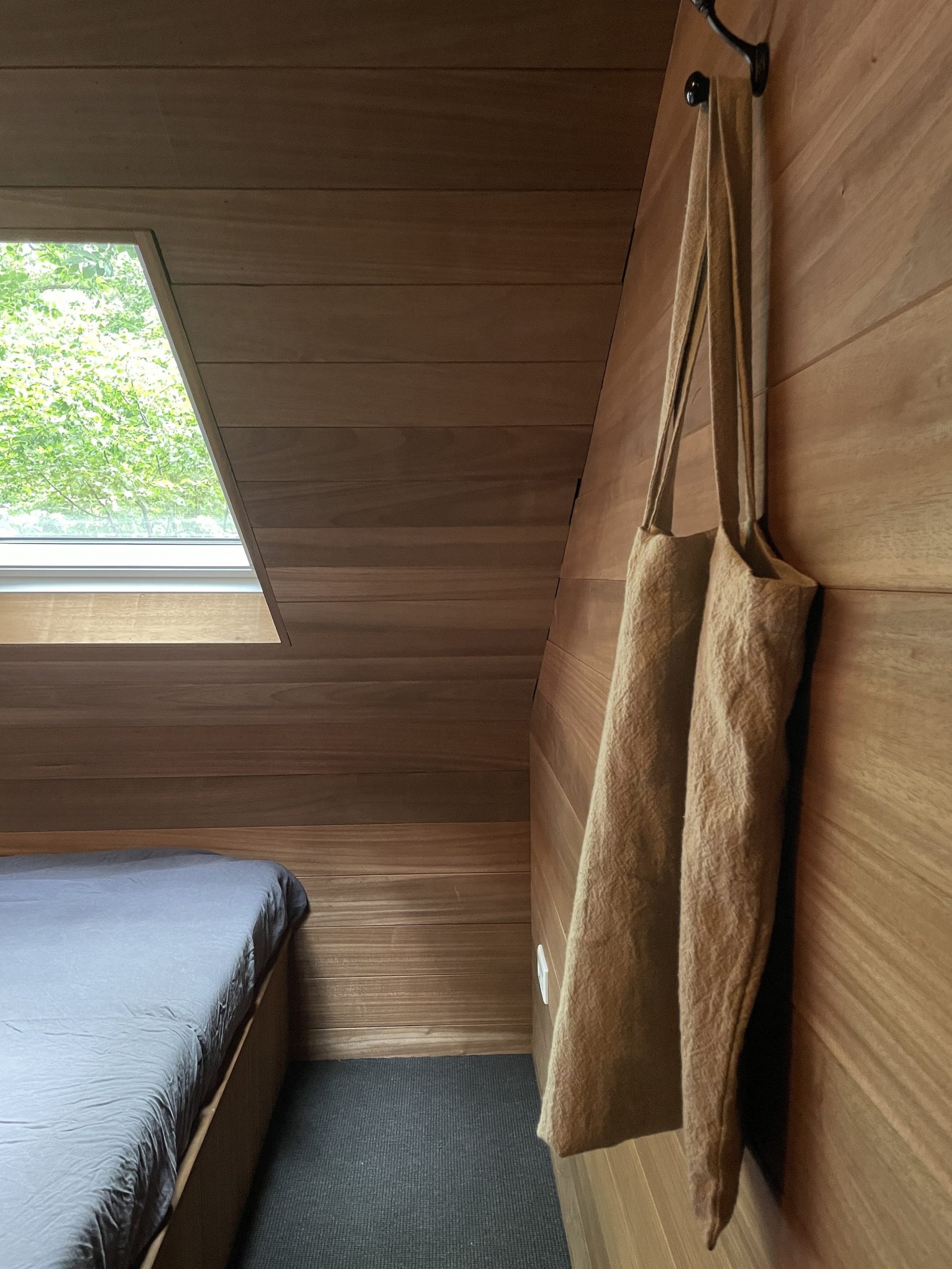 chambre murs bois sous combles chambre murs bois sous combles