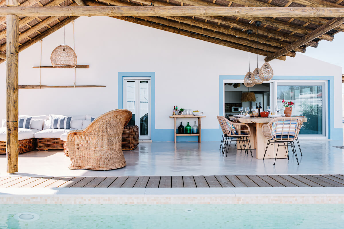 terrasse avec pergola bois maison à Comporta terrasse avec pergola bois maison à Comporta