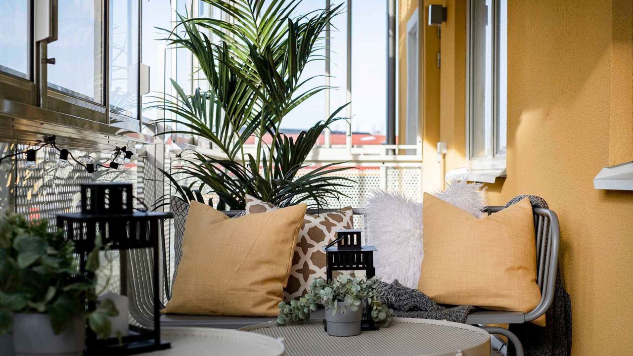balcon décoration jaune