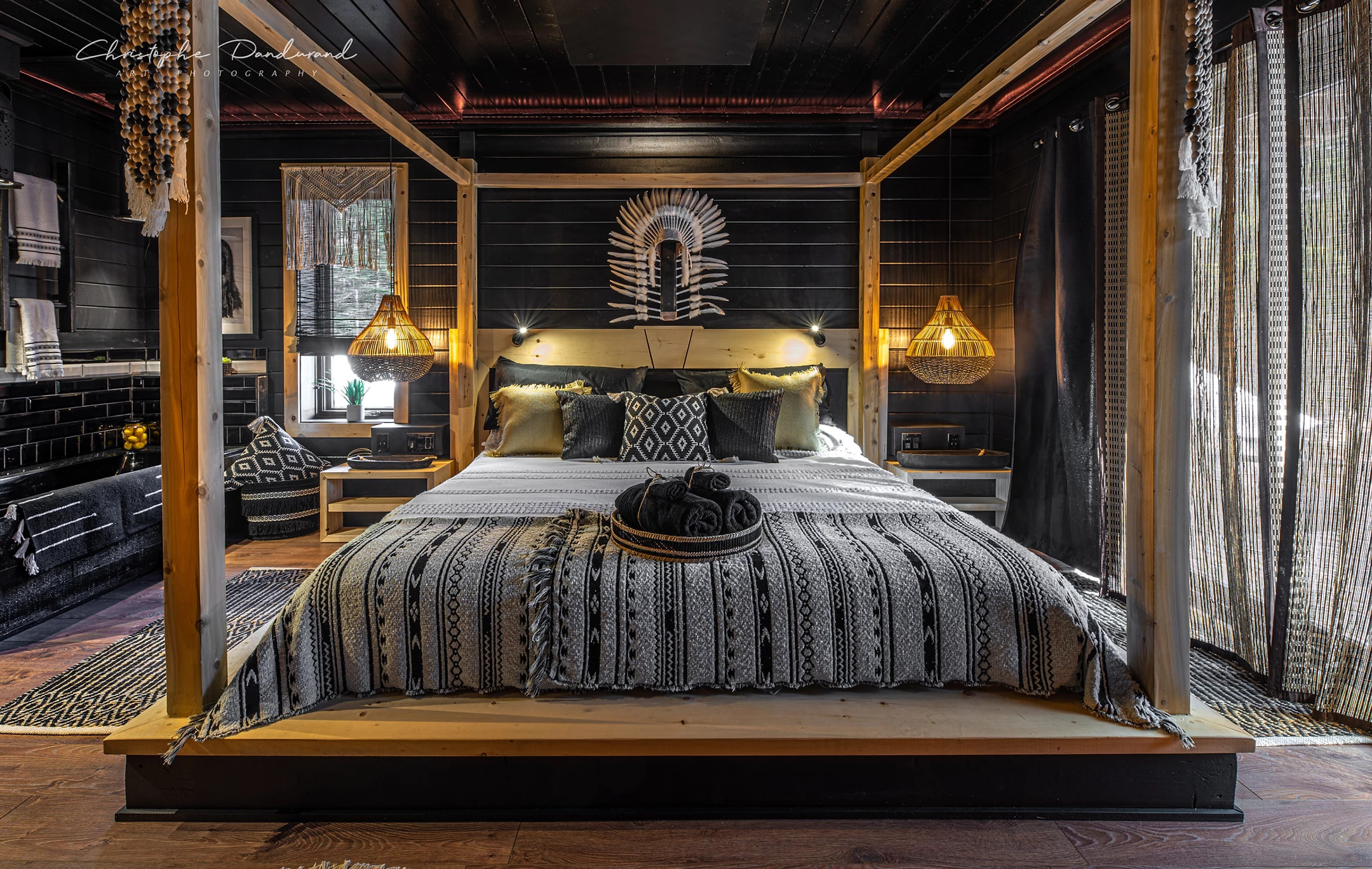 chambre maison en bois chalet le Tipee Canada chambre maison en bois chalet le Tipee Canada