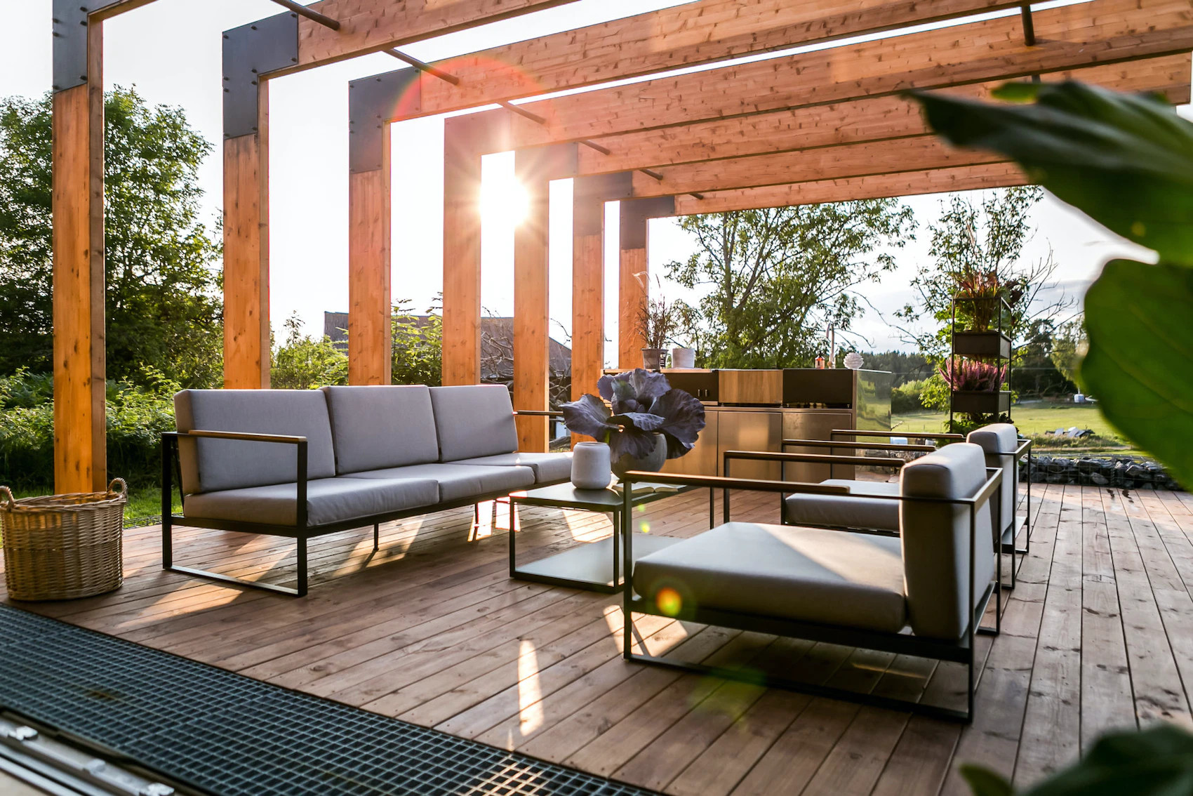 terrasse maison container avec pergola bois terrasse maison container avec pergola bois