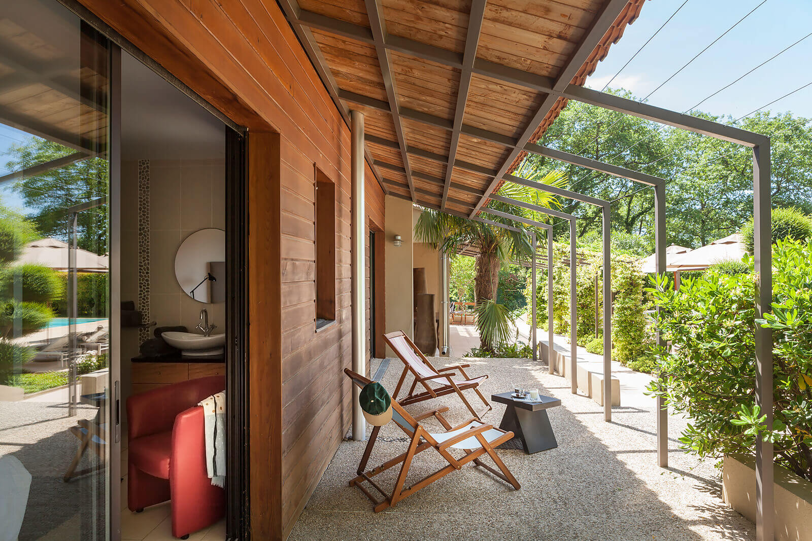 terrasse avec pergola métal maison provençale contemporaine terrasse avec pergola métal maison provençale contemporaine