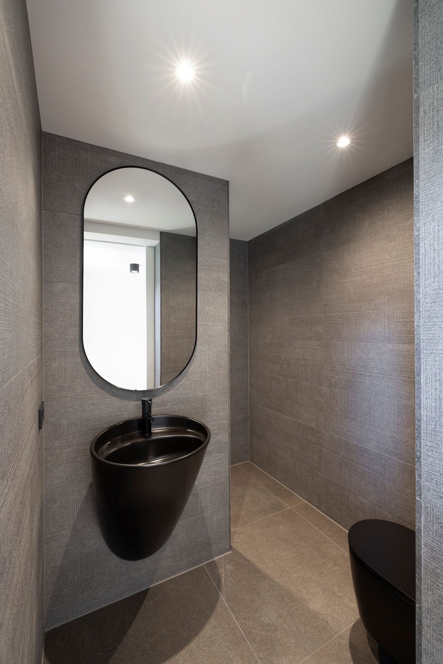 salle de bain design grise