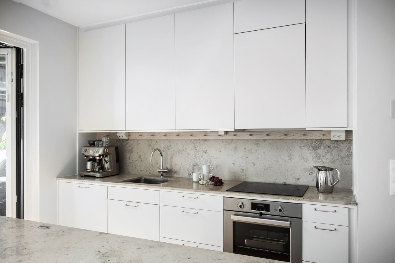 cuisine blanche et marbre décoration design