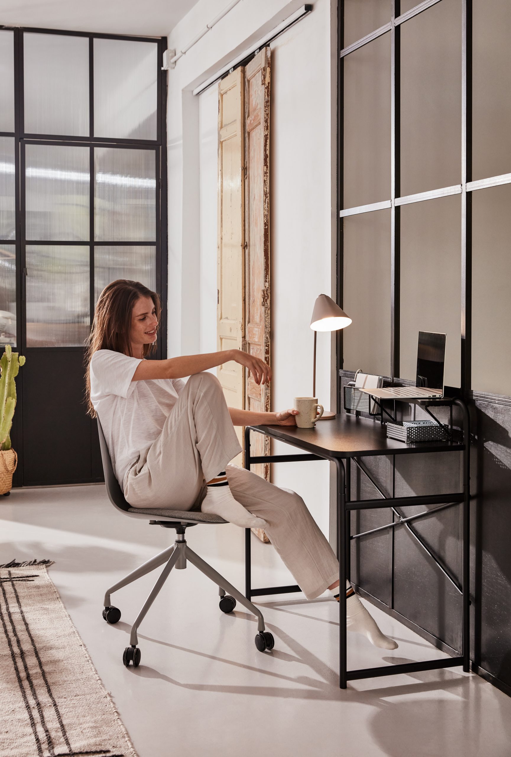 bureau dans salon bureau dans salon