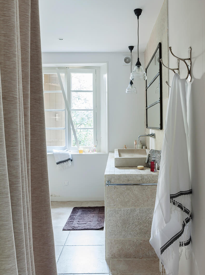salle de bain maison en pierre rénovée salle de bain maison en pierre rénovée
