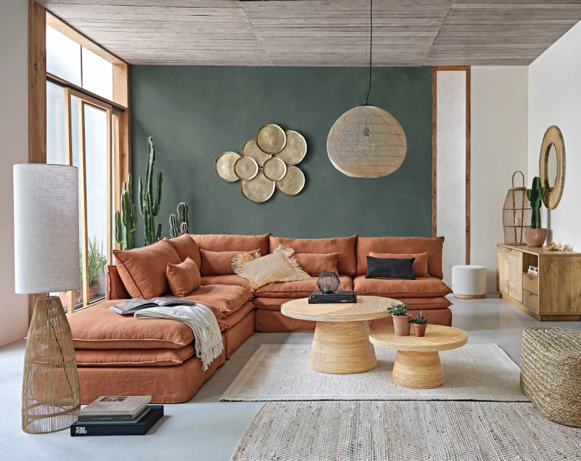 salon mur vert catalogue Maisons du Monde 2023 salon mur vert catalogue Maisons du Monde 2023