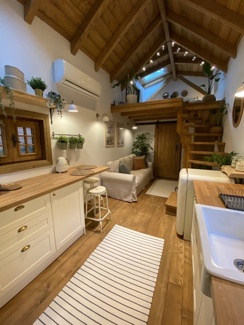 salon mini maison 42m2 avec piscine