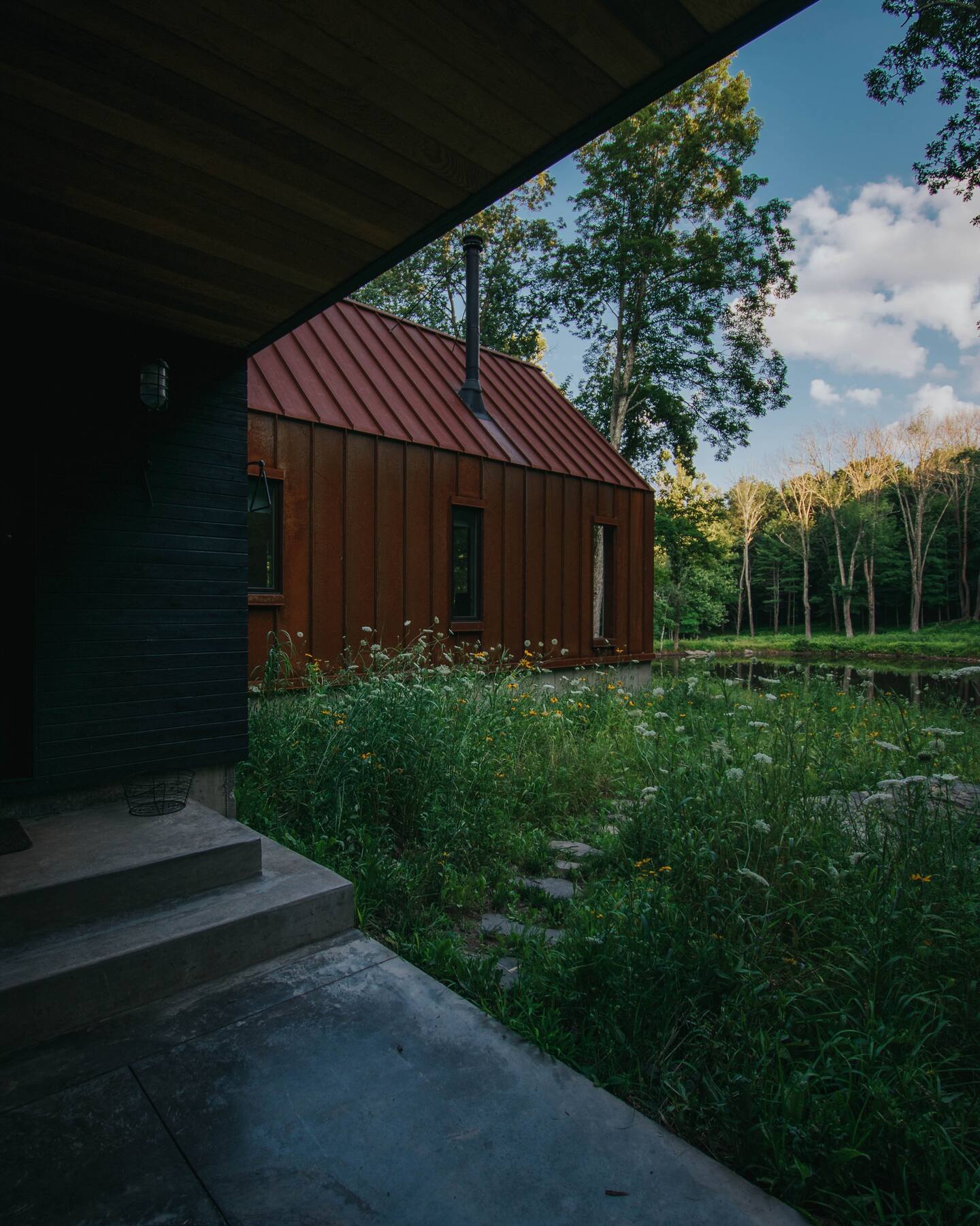 maison architecte The Pond House façade métal rouillé maison architecte The Pond House façade métal rouillé