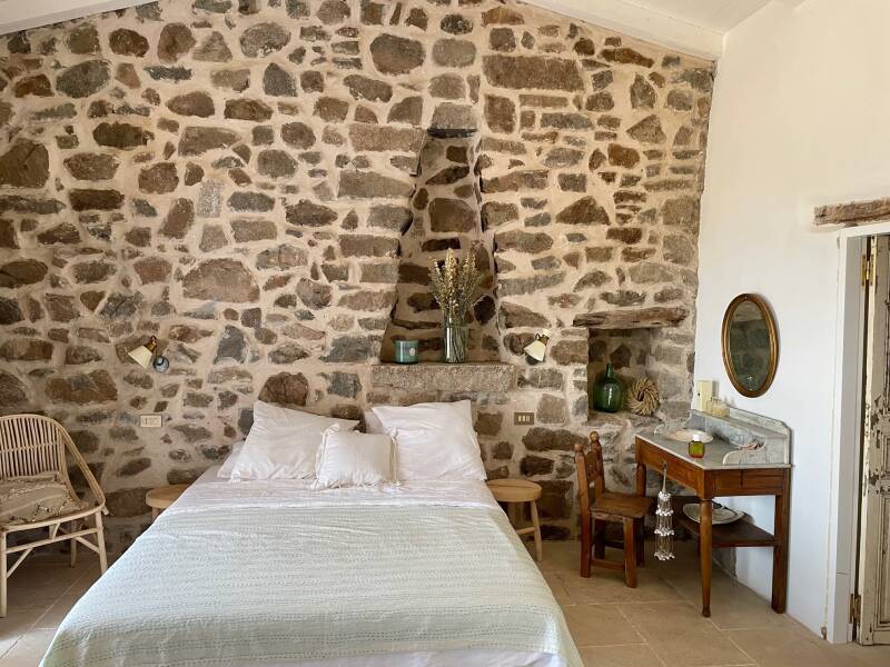 chambre maison en pierres Lu Cannicsioni chambre maison en pierres Lu Cannicsioni