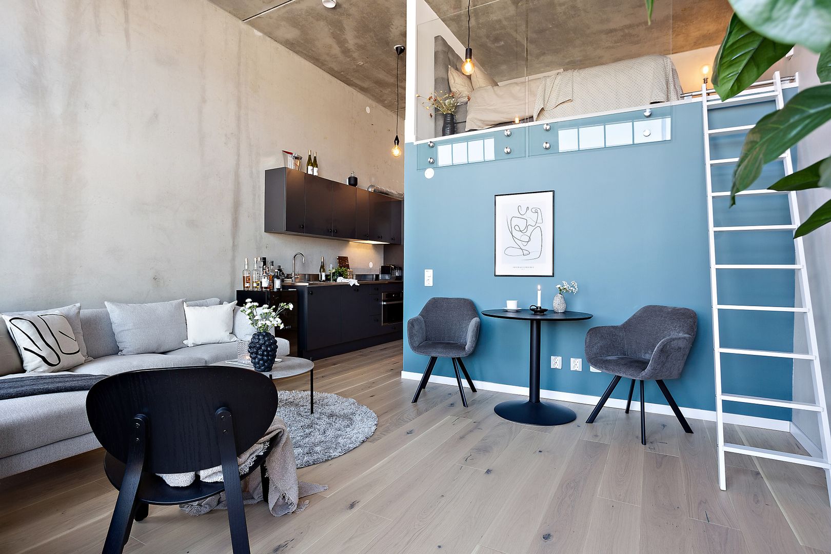 studio avec mezzanine décoration design