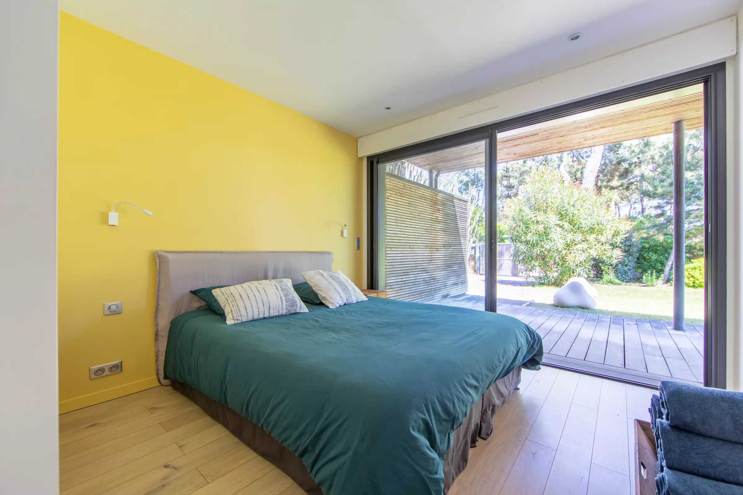 chambre avec mur jaune chambre avec mur jaune