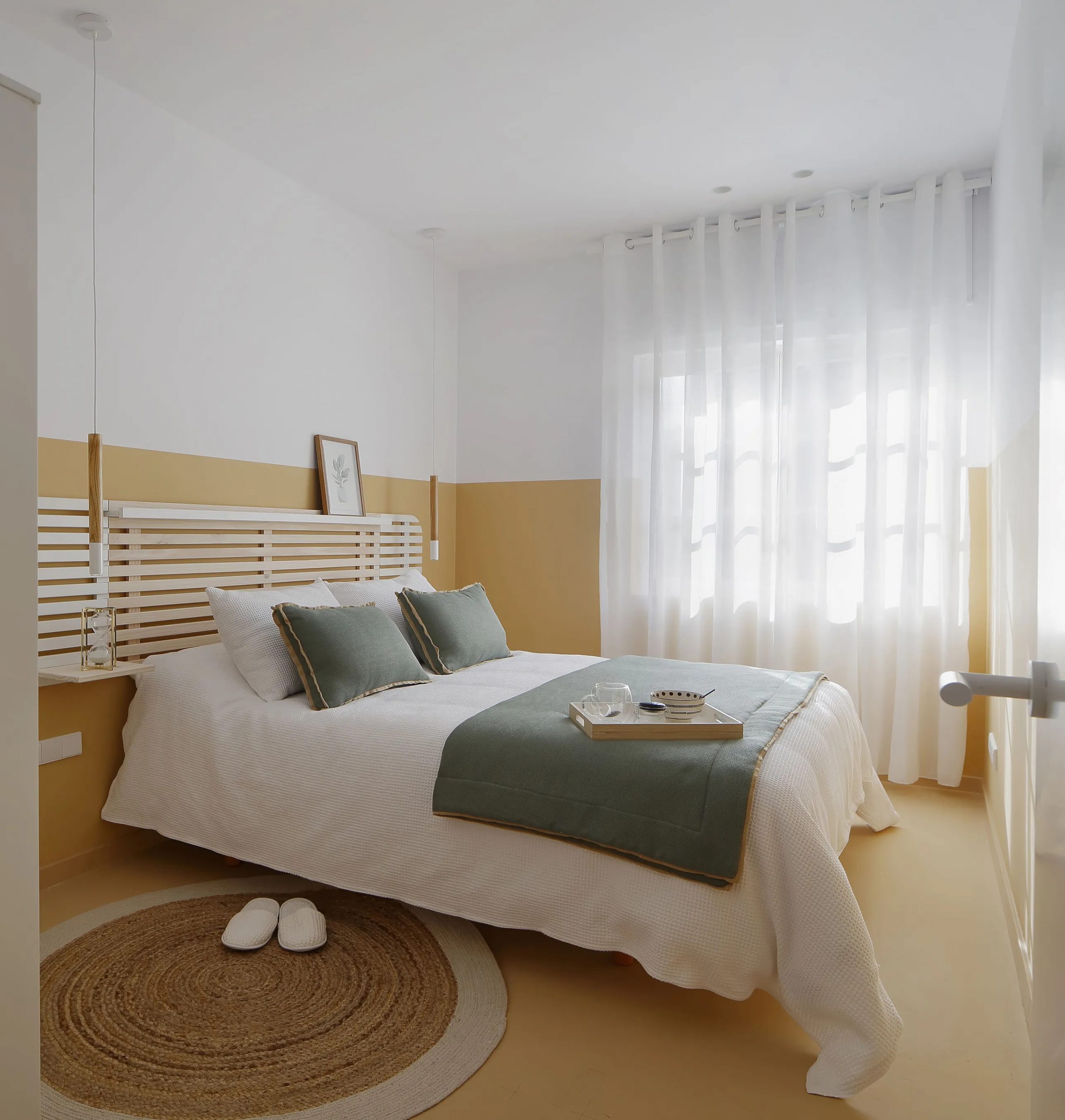 chambre mur jaune