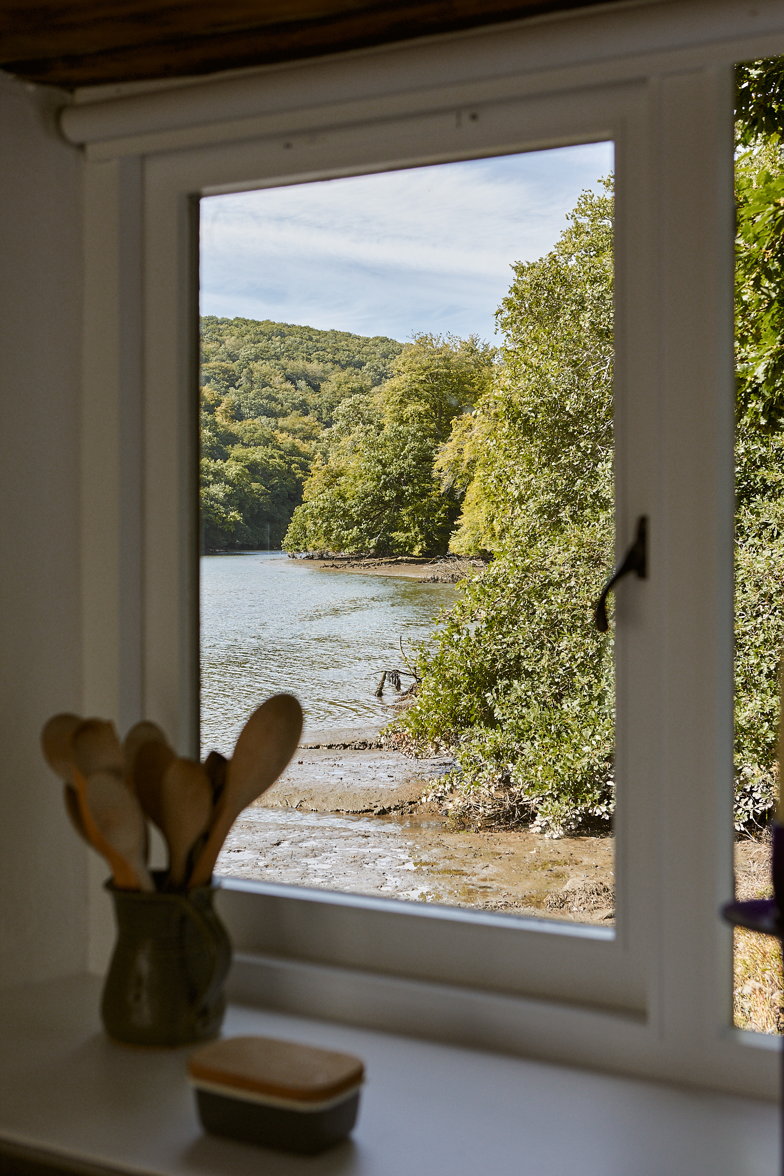 fenêtre vue sur la rivière fenêtre vue sur la rivière