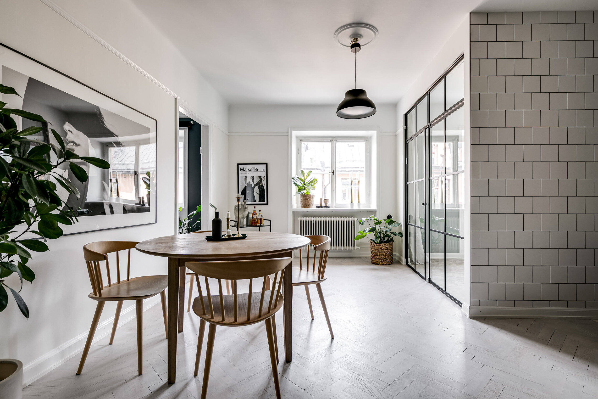 salle à manger et chambre avec verrière