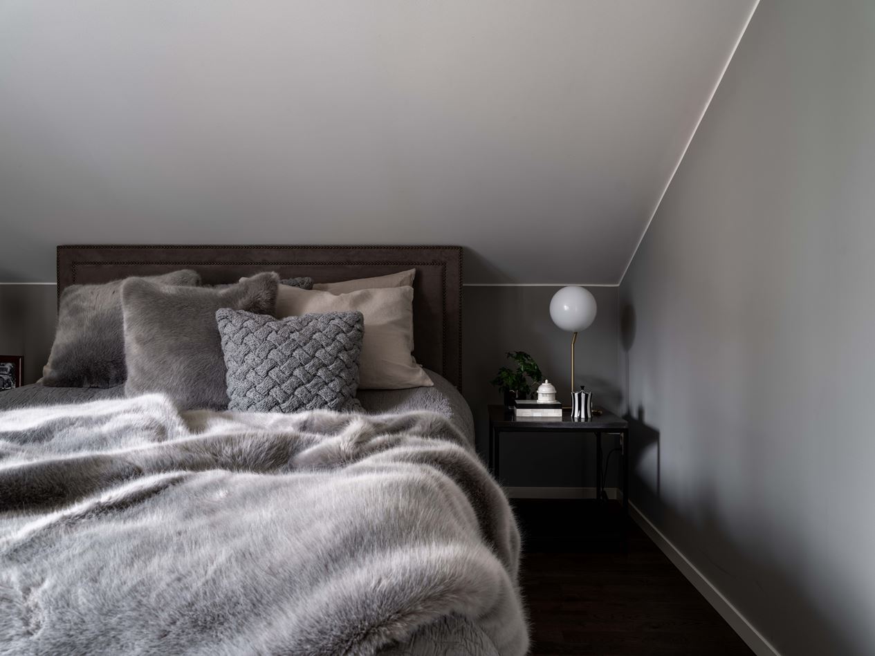 chambre mansardée décoration contemporaine