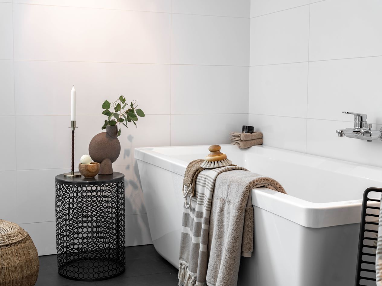 salle de bain design blanche