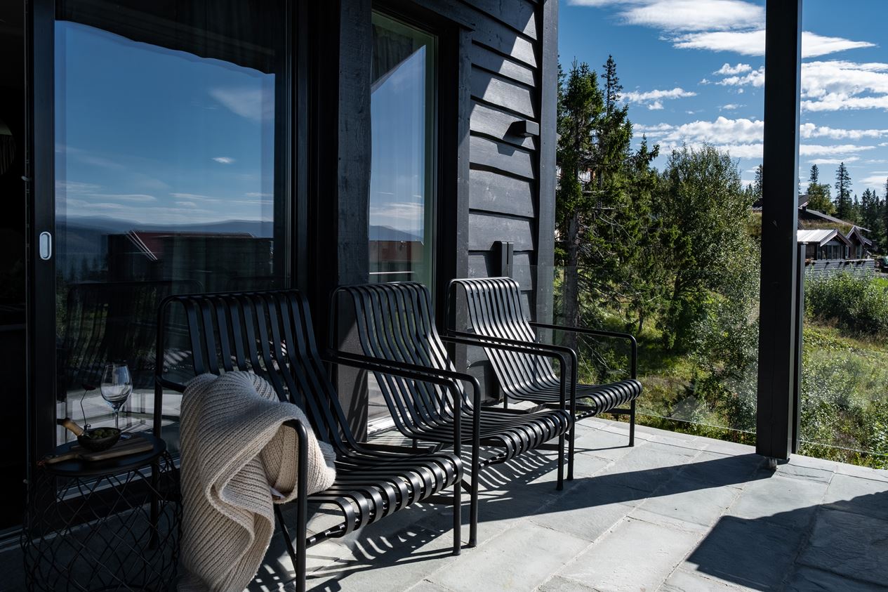 terrasse maison design sombre