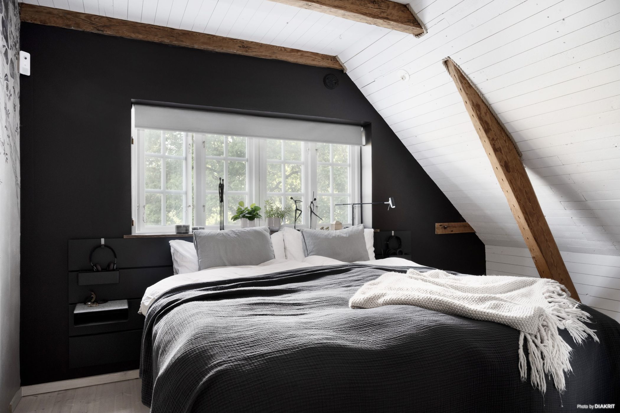 chambre mansardée maison rénovée