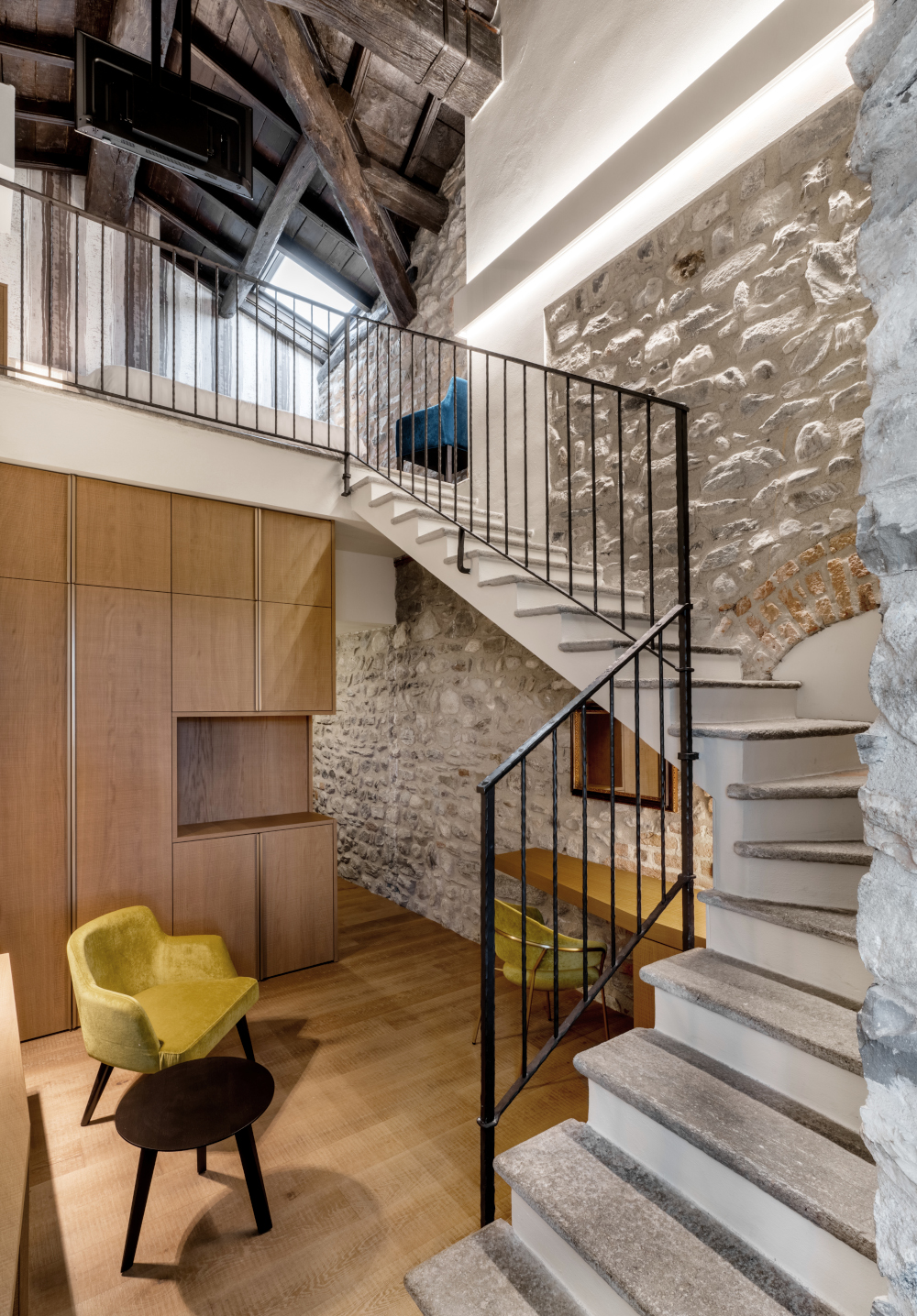 escalier métal design dans maison ancienne escalier métal design dans maison ancienne