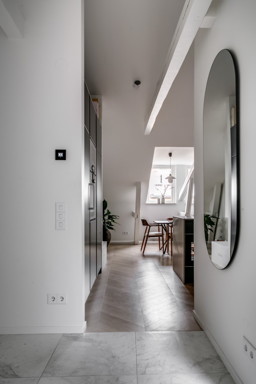 entrée appartement sous combles décoration contemporaine entrée appartement sous combles décoration contemporaine