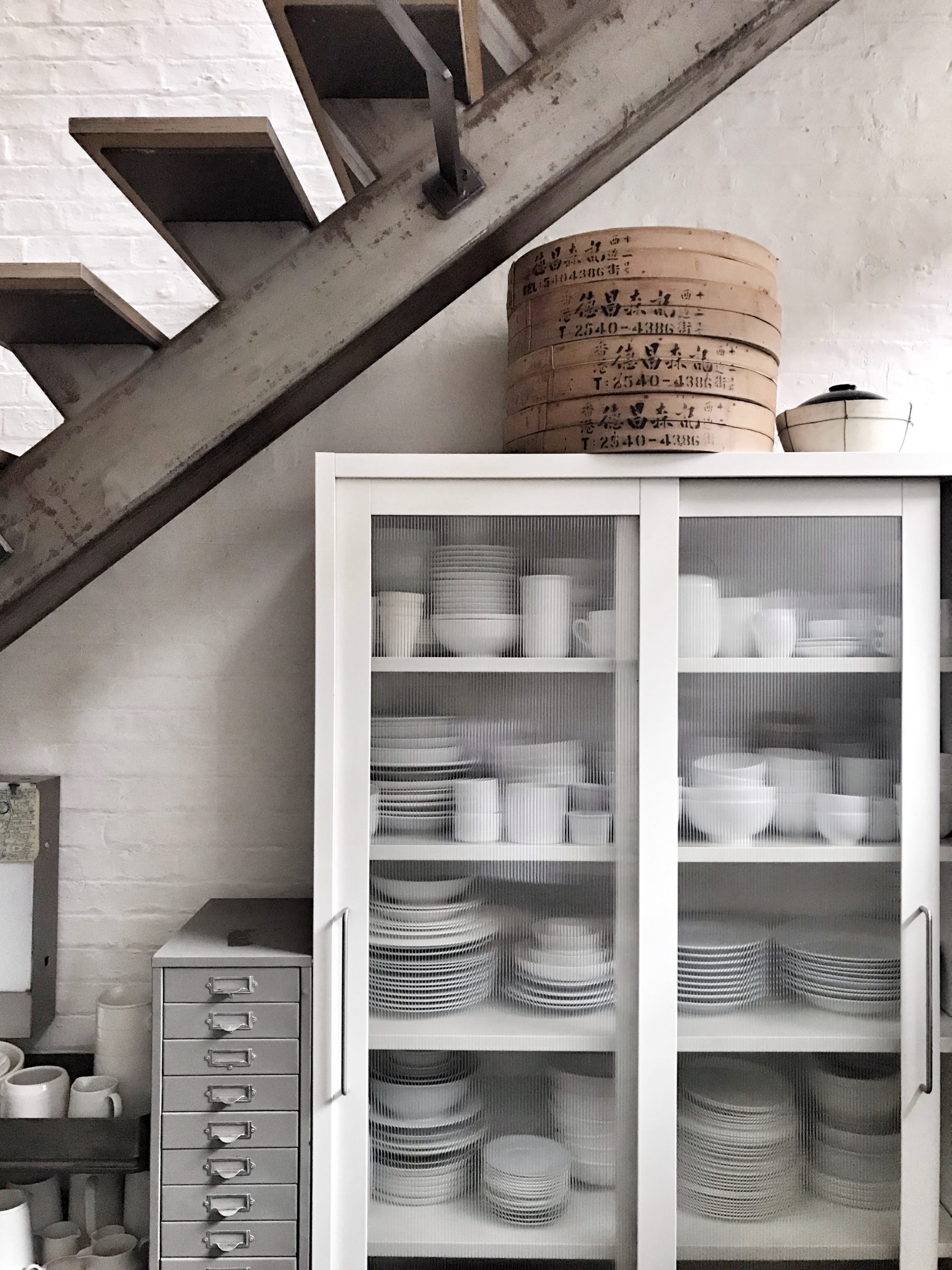 vitrine sous escalier