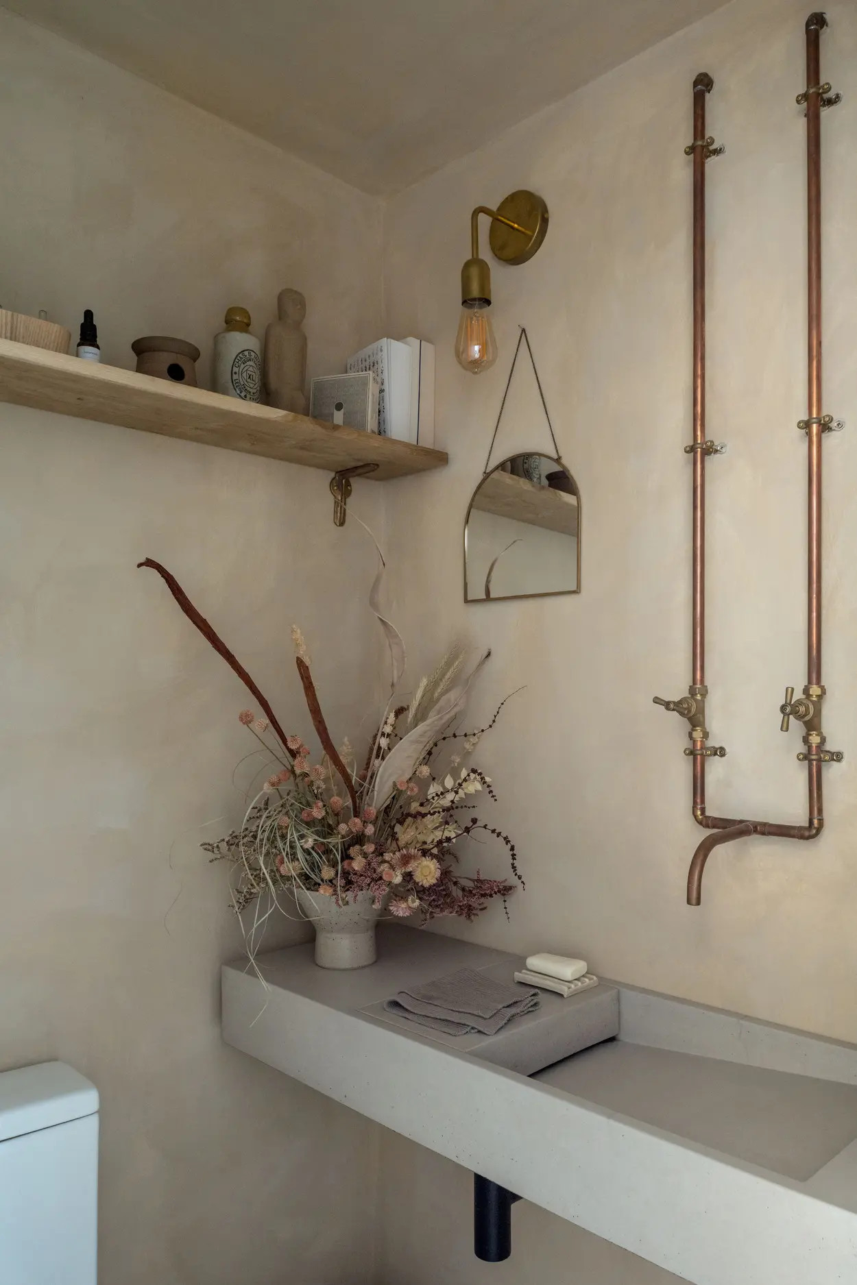 salle de bain murs enduits