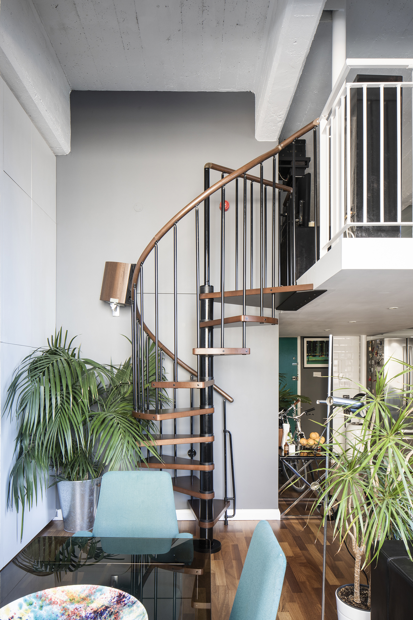 escalier colimaçon métal et bois