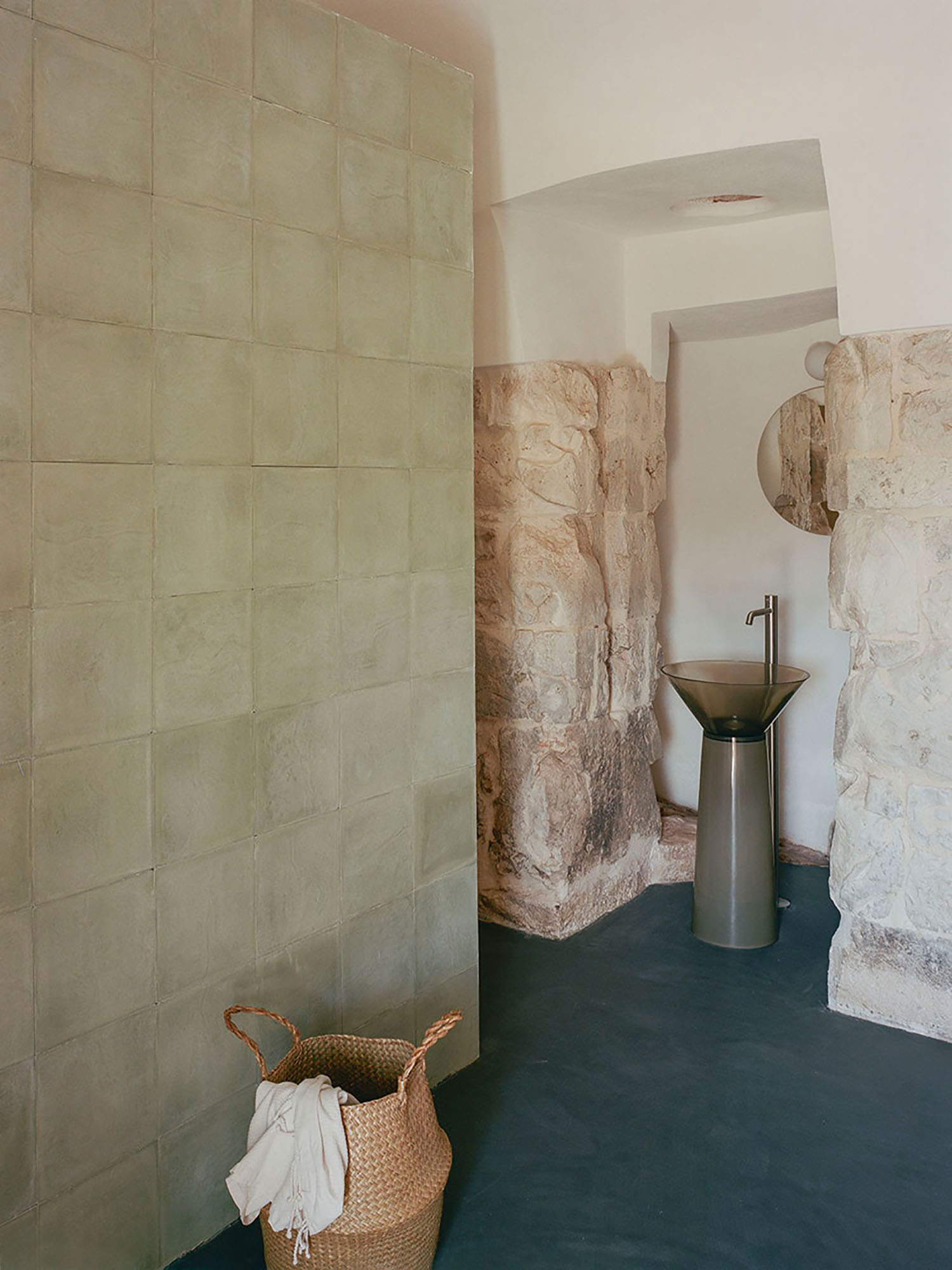 salle de bain Masseria Belvedere maison en pierre rénovée dans les Pouilles