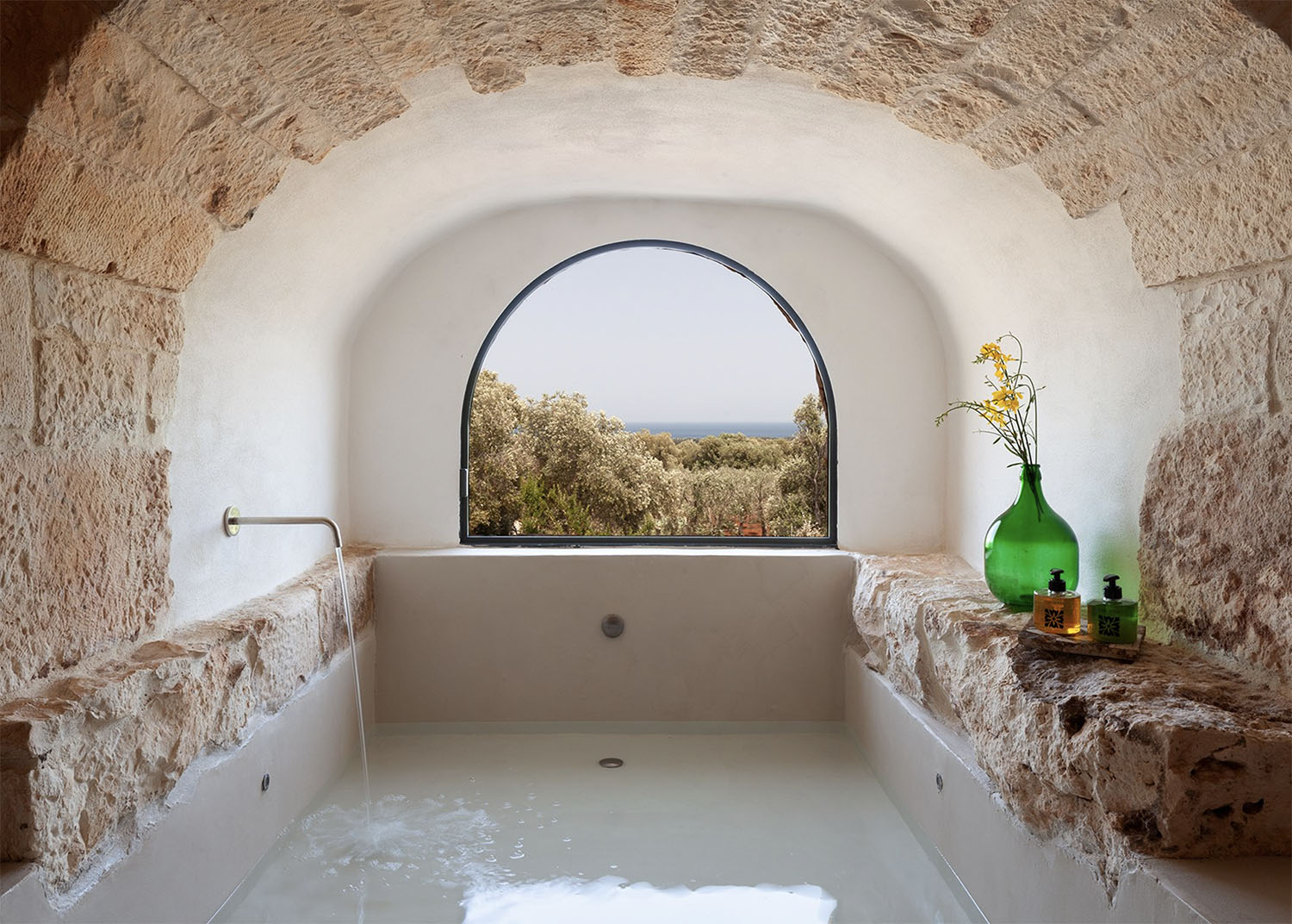 salle de bain Masseria Belvedere maison en pierre rénovée dans les Pouilles