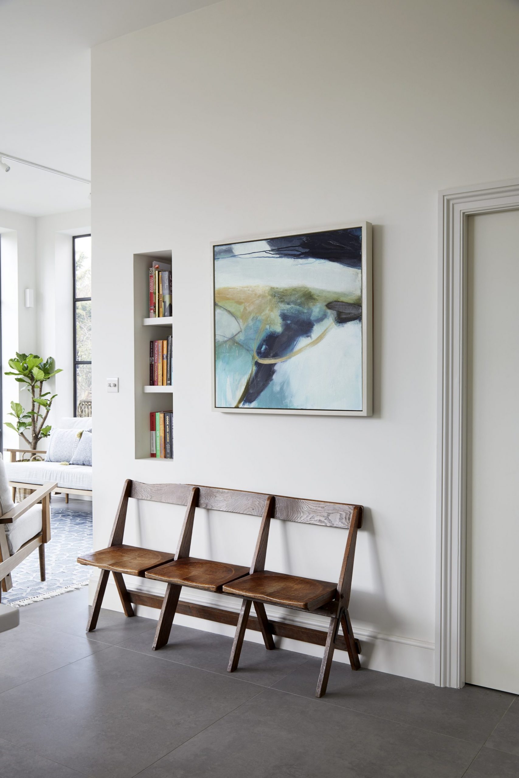 entrée family room