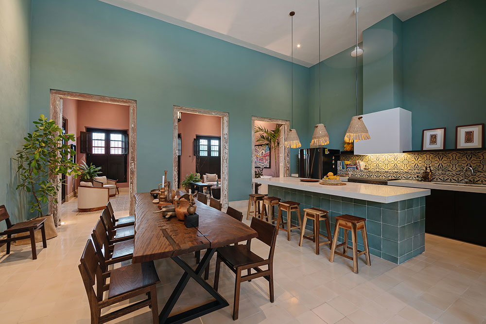 cuisine avec salle à manger maison ancienne rénovée Mexique