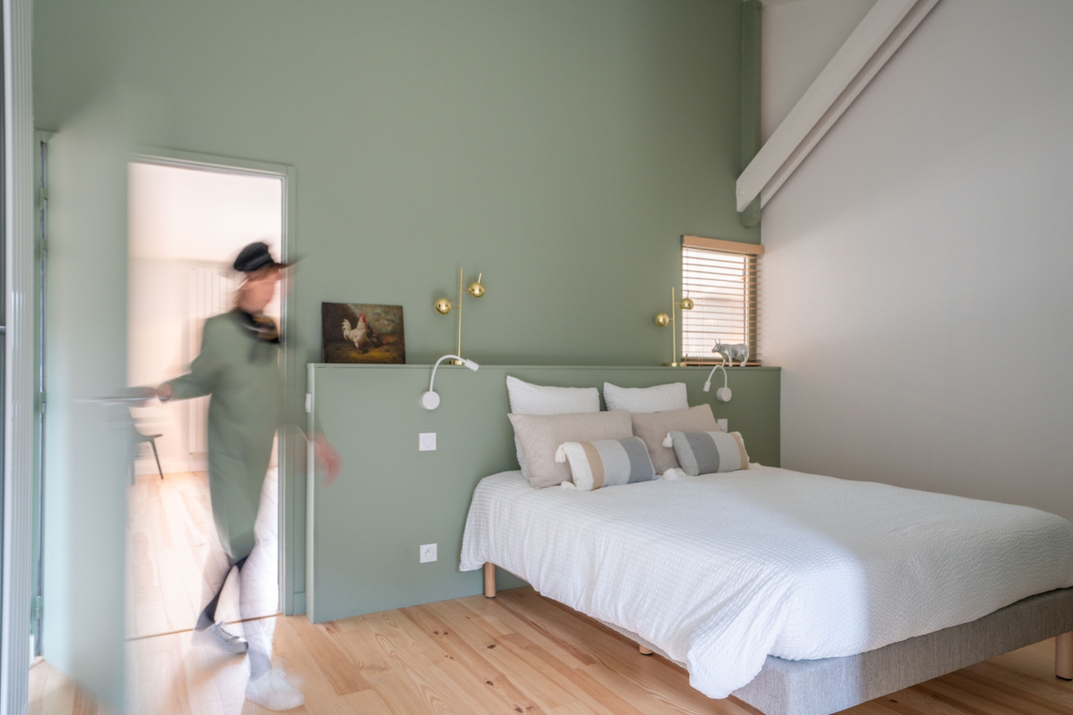 chambre mur vert décoration contemporaine