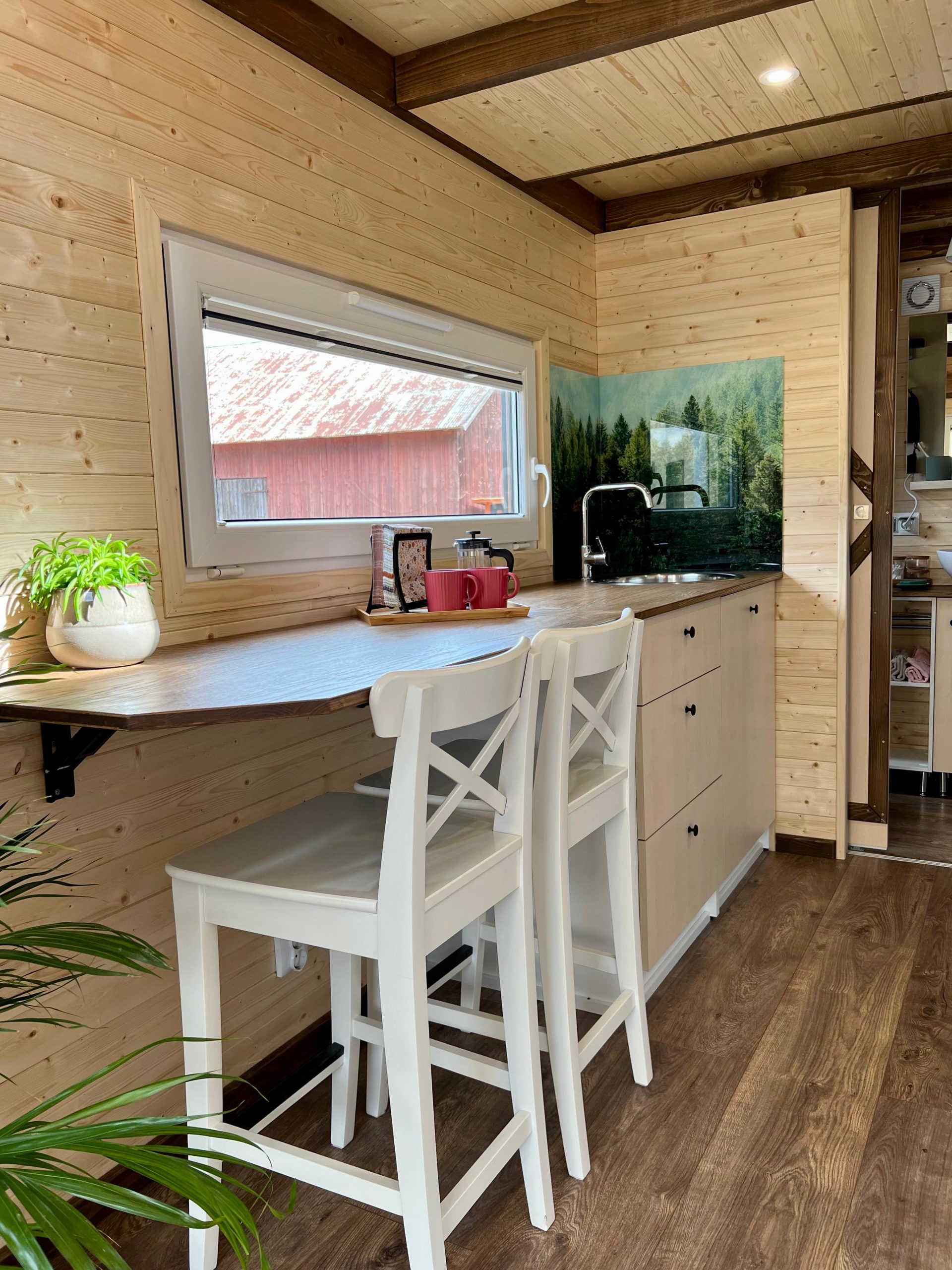 espace repas et cuisine tiny house 21m2