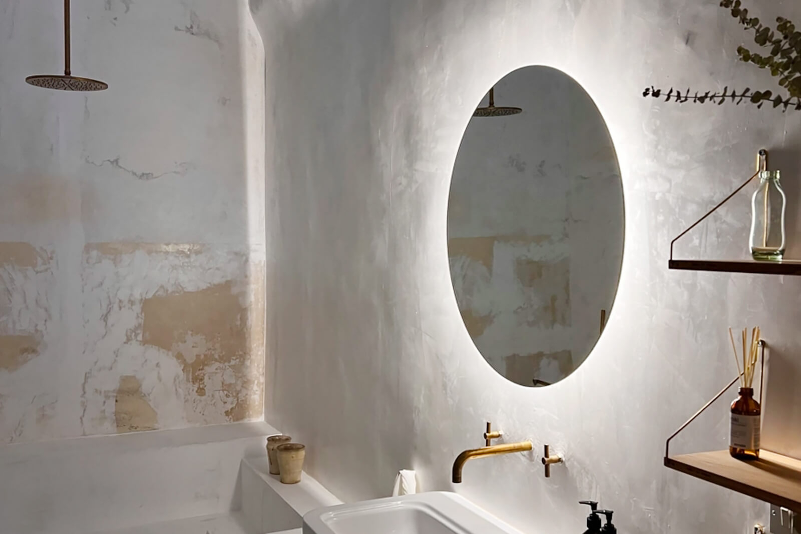 salle de bain murs bruts