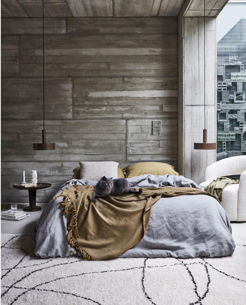 chambre murs en bois gris