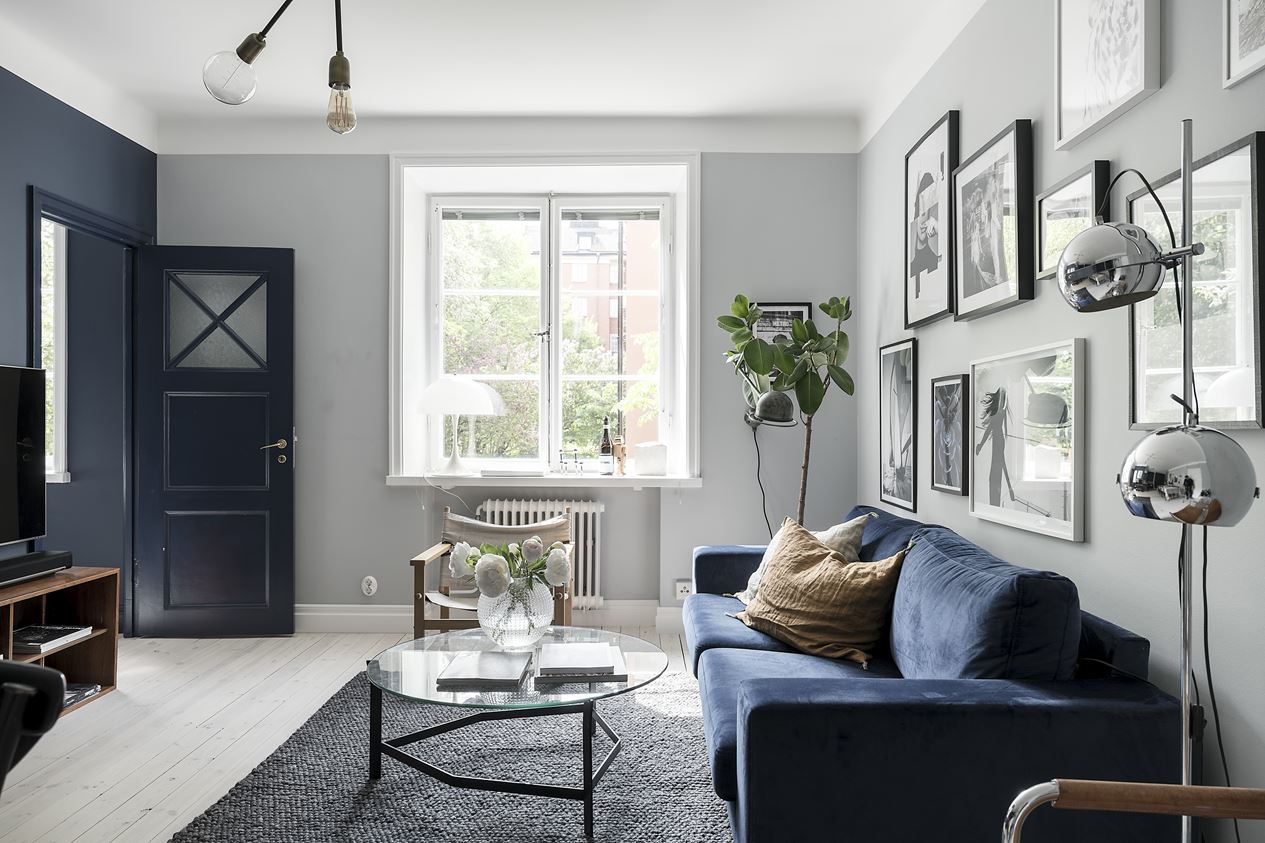 salon décoration scandinave canapé bleu 