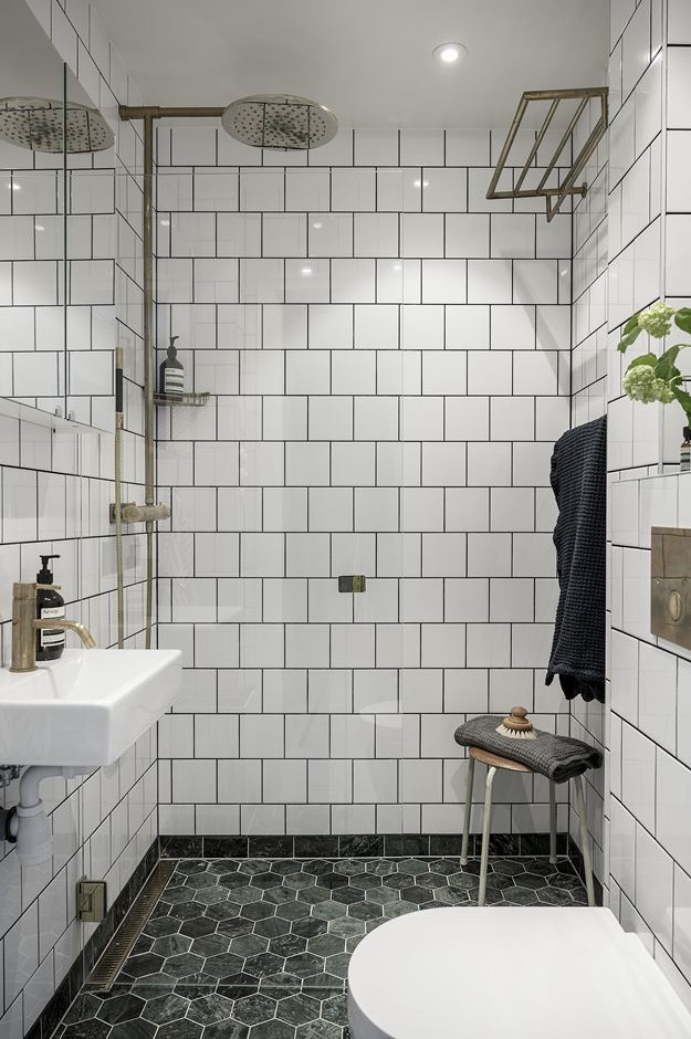 salle de bain blanche et noire