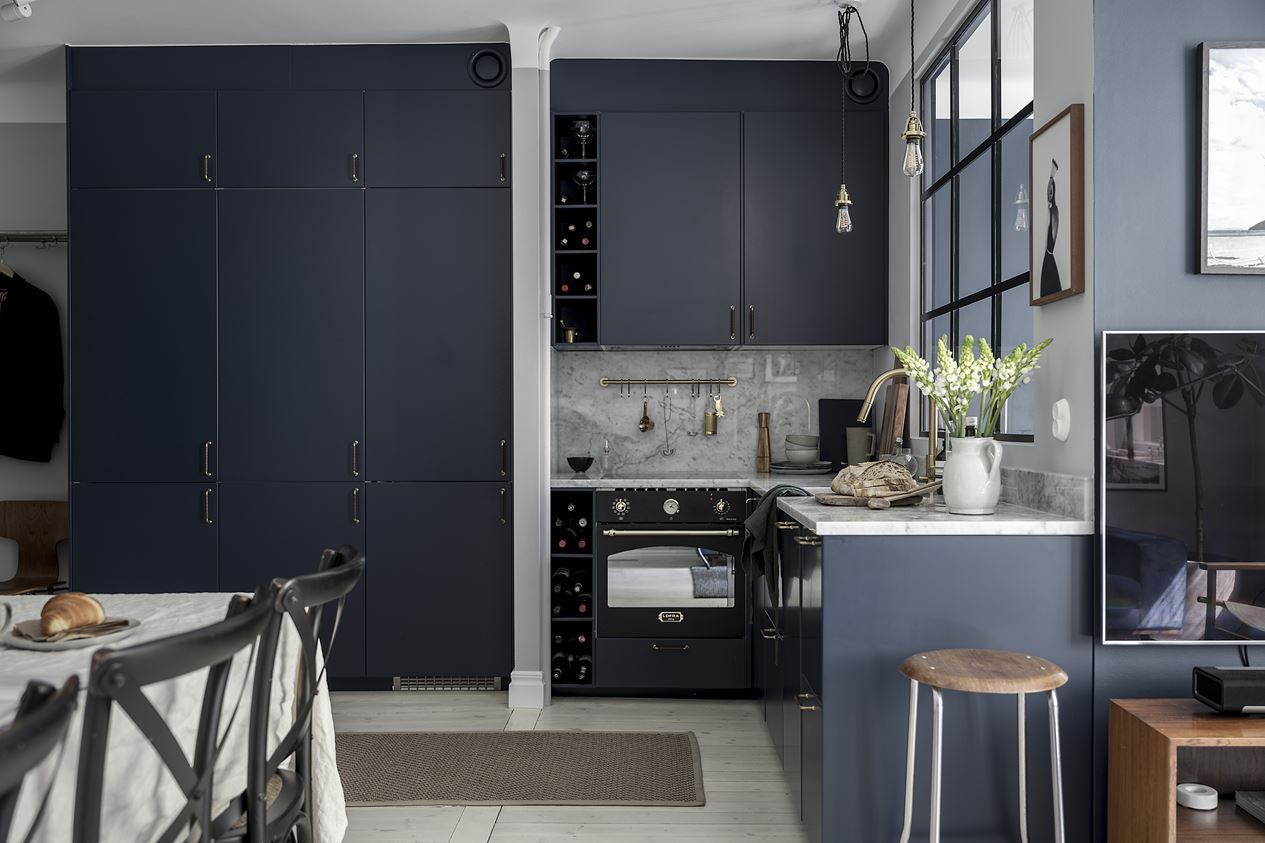 cuisine bleu gris avec verrière