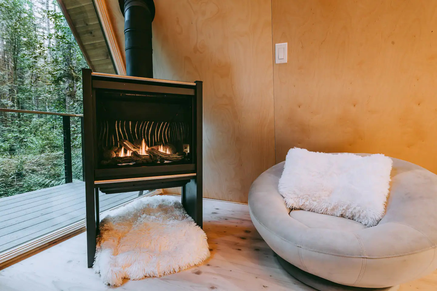 poêle à bois moderne