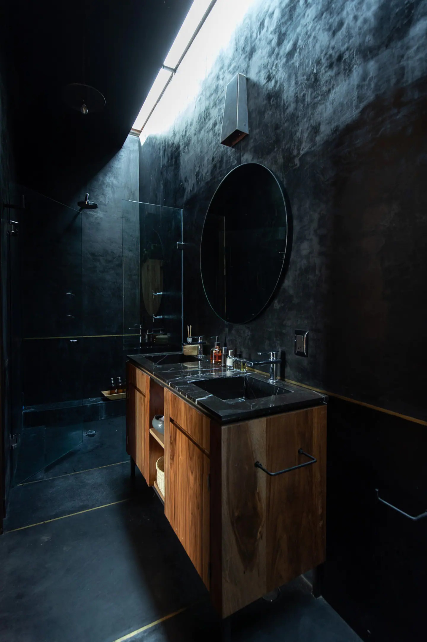 salle de bain noire maison contemporaine salle de bain noire maison contemporaine