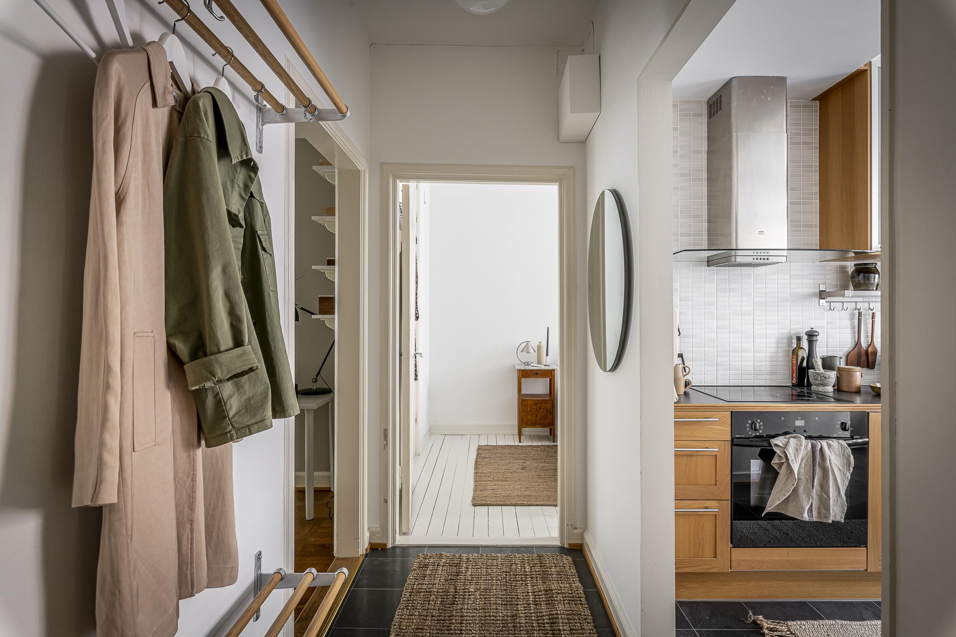 entrée avec porte-manteaux entrée avec porte-manteaux